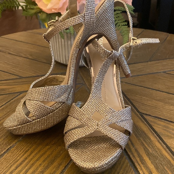 Gianni Bini sandals - Picture 5 of 6